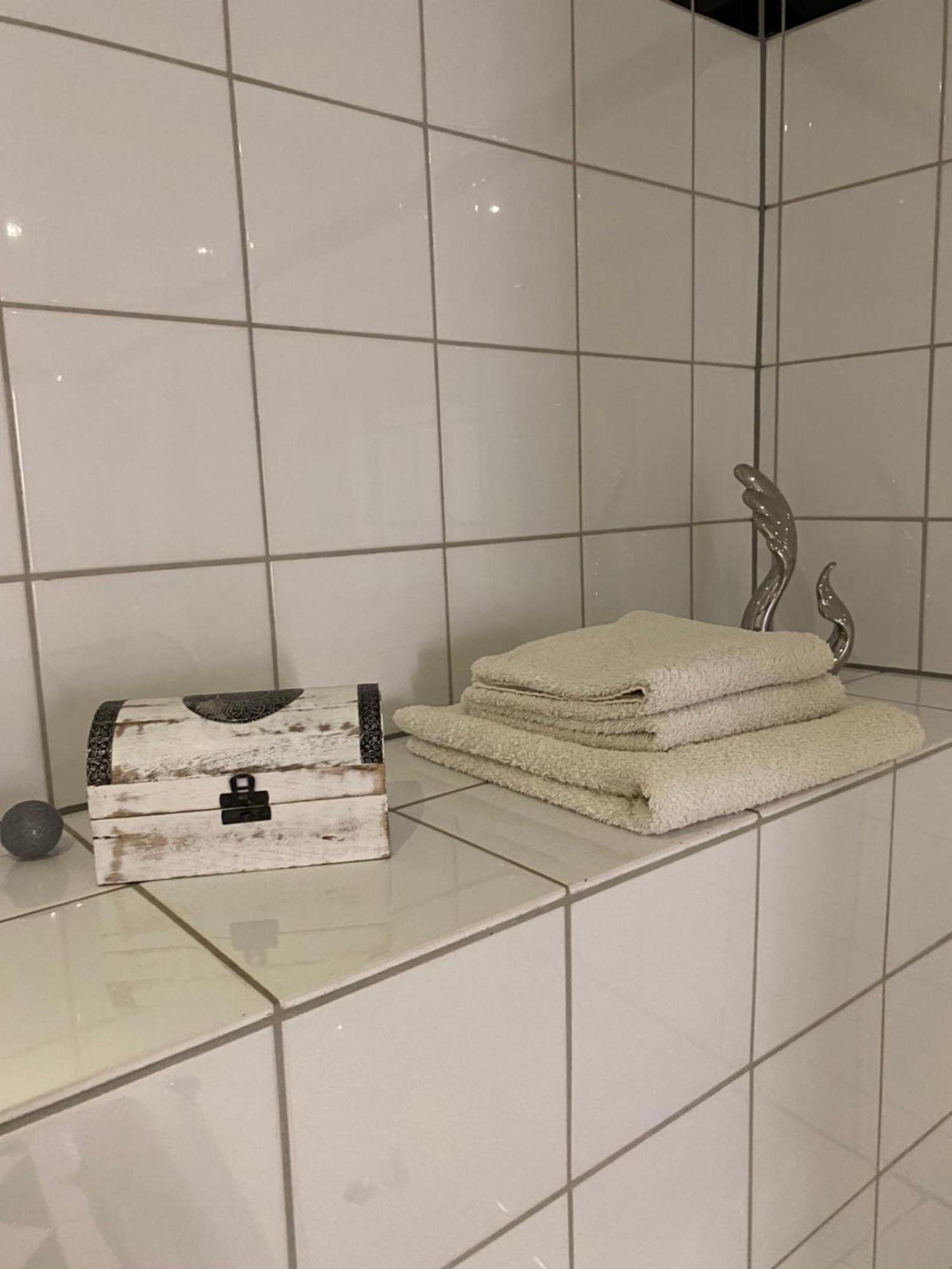Ferienwohnung Zentral An Der Moselpromenade Zell Buitenkant foto