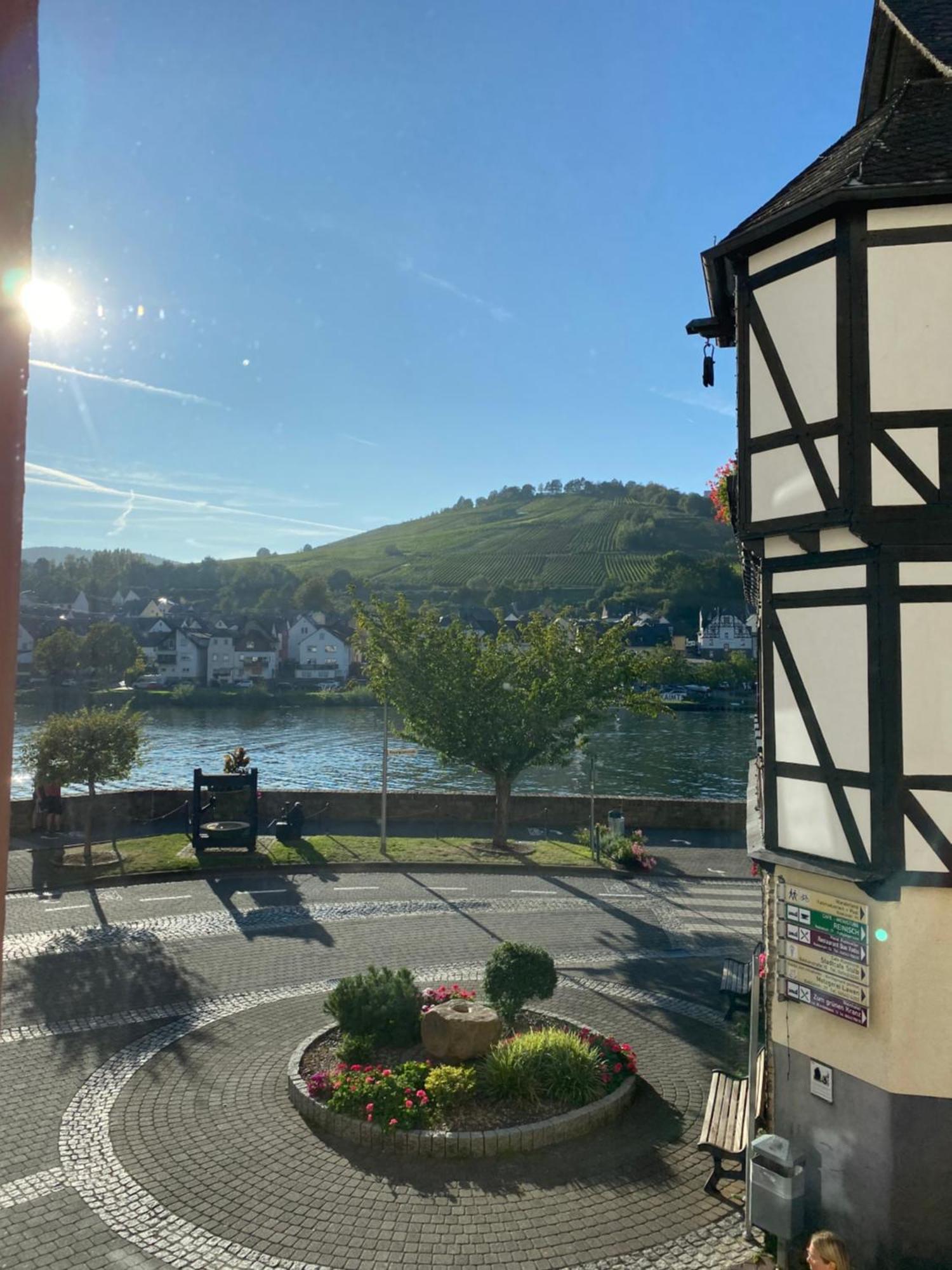 Ferienwohnung Zentral An Der Moselpromenade Zell Buitenkant foto